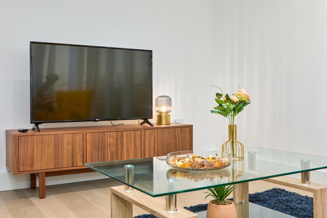 Appartamento 2 Bedroom Luxury With Balcony Londra